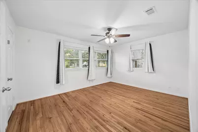 2017 Shadowdale Dr, Houston, TX 77043 - Photo 9