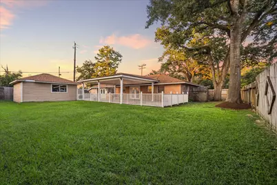 2017 Shadowdale Dr, Houston, TX 77043 - Photo 13