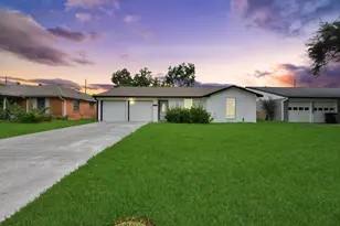 212 Harold Ln, Baytown, TX 77521 - Photo 3