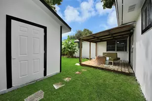 212 Harold Ln, Baytown, TX 77521 - Photo 39