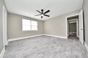 212 Harold Ln, Baytown, TX 77521 - Photo 17