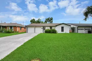212 Harold Ln, Baytown, TX 77521 - Photo 3