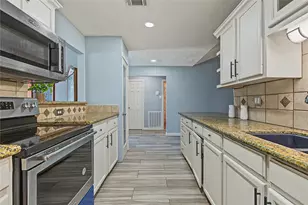 12802 Enchanted Path Dr, Houston, TX 77044 - Photo 9