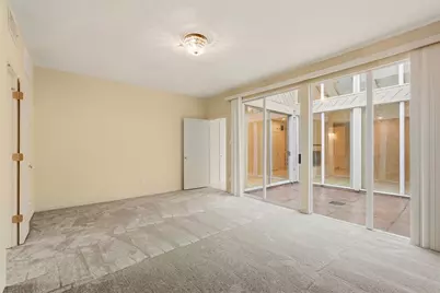 10125 Valley Forge Drive, Houston, TX 77042 - Photo 17