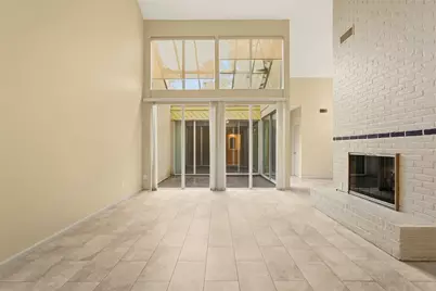 10125 Valley Forge Drive, Houston, TX 77042 - Photo 15