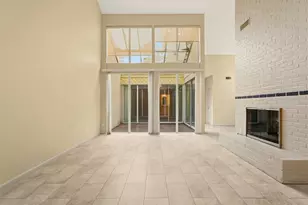 10125 Valley Forge Dr, Houston, TX 77042 - Photo 15
