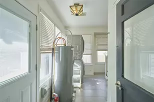 1111 Rutland St, Houston, TX 77008 - Photo 17