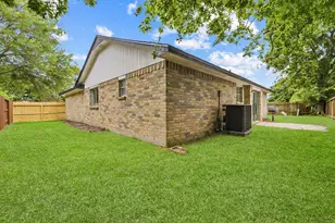 7310 Londres Dr, Houston, TX 77083 - Photo 27