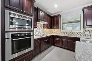 240 W 26th St, Houston, TX 77008 - Photo 9