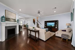 240 W 26th St, Houston, TX 77008 - Photo 5
