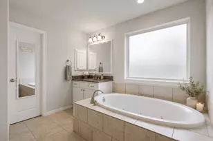 240 W 26th St, Houston, TX 77008 - Photo 13