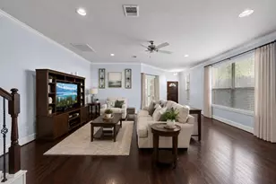 240 W 26th St, Houston, TX 77008 - Photo 3