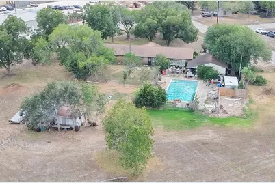 202 Broadmoor Street, Victoria, TX 77904 - Photo 9