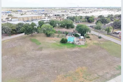 202 Broadmoor Street, Victoria, TX 77904 - Photo 15