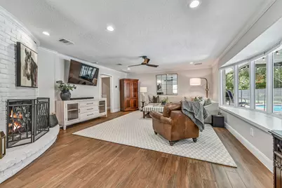 9 Earlham Drive, Friendswood, TX 77546 - Photo 3