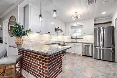 327 Middleton Street, Kemah, TX 77518 - Photo 7