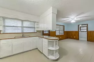 705 Dunwick Ln, Pasadena, TX 77502 - Photo 11