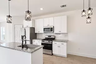 8312 Prairie View Dr, Houston, TX 77088 - Photo 5