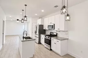 8312 Prairie View Dr, Houston, TX 77088 - Photo 3