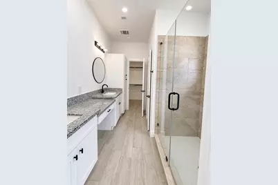 8312 Prairie View Drive, Houston, TX 77088 - Photo 7