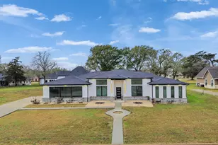 145 Birdie Dr, Hempstead, TX 77445 - Photo 1