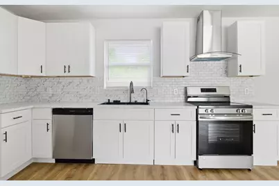 327 E Delz Drive, Houston, TX 77022 - Photo 3