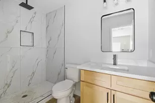 327 E Delz Dr, Houston, TX 77022 - Photo 5