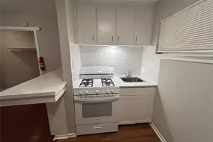 8803 Timberside Dr, Houston, TX 77025 - Photo 5