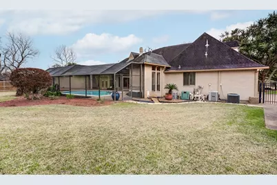 338 Timbercreek Drive, Lake Jackson, TX 77566 - Photo 5