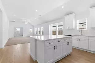 13210 Hayden Peak Dr, Iowa Colony, TX 77583 - Photo 9