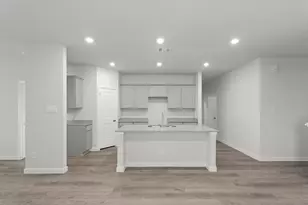 10710 Aston Ct, Bryan, TX 77801 - Photo 3