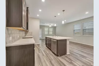 5723 Adamite Way, Houston, TX 77048 - Photo 5