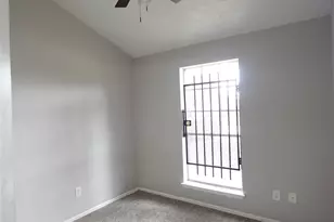10811 Thorncliff Dr, Humble, TX 77396 - Photo 9