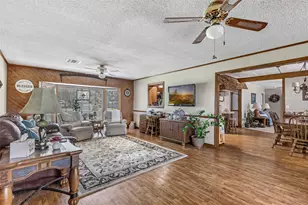 111 S 8th St, Highlands, TX 77562 - Photo 39
