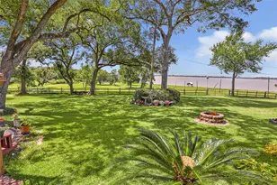 111 S 8th St, Highlands, TX 77562 - Photo 19