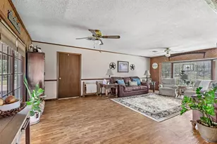 111 S 8th St, Highlands, TX 77562 - Photo 37
