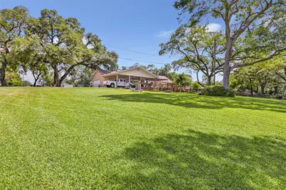 111 S 8th Street, Highlands, TX 77562 - Photo 15