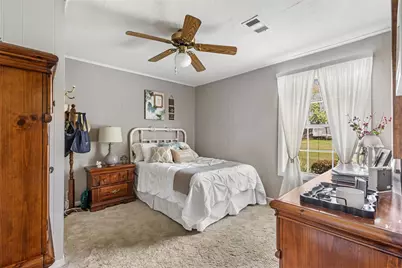 111 S 8th Street, Highlands, TX 77562 - Photo 33