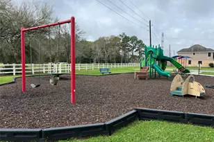 9903 Wood Wind Ct, Baytown, TX 77521 - Photo 37