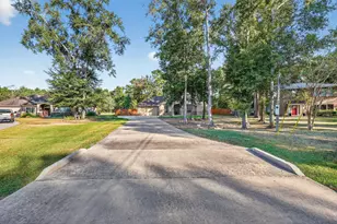 17102 Leon Ct, Splendora, TX 77372 - Photo 3