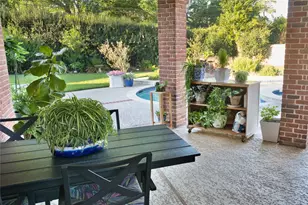 615 Timber Cir, Houston, TX 77079 - Photo 15