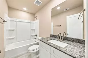 10435 Sugar Mill Dr, Conroe, TX 77306 - Photo 11
