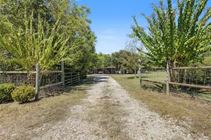 26 Spring Creek Cir, Huntsville, TX 77320 - Photo 25