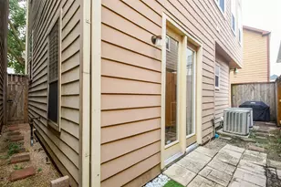 2614 Maxroy St, Houston, TX 77007 - Photo 31