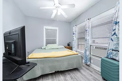 4404 Avenue N 1/2, Galveston, TX 77550 - Photo 13