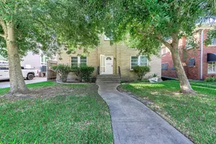 4404 Ave N 1/2, Galveston, TX 77550 - Photo 45