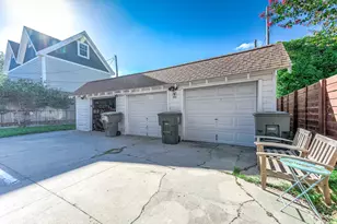 4404 Ave N 1/2, Galveston, TX 77550 - Photo 39