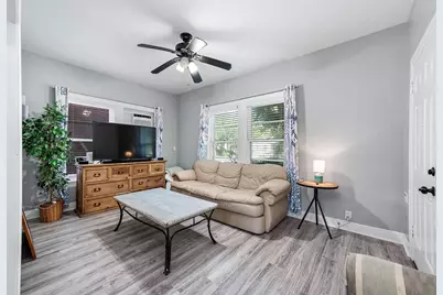 4404 Avenue N 1/2, Galveston, TX 77550 - Photo 5