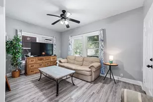 4404 Ave N 1/2, Galveston, TX 77550 - Photo 5
