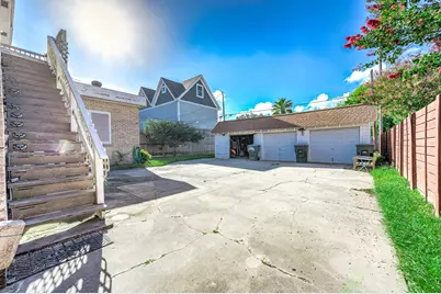 4404 Avenue N 1/2, Galveston, TX 77550 - Photo 39